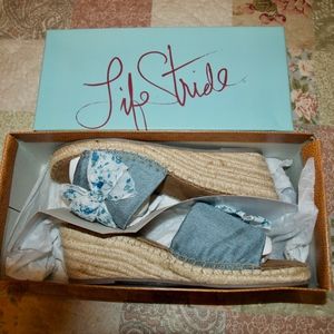 Espadrille Slides With Bow Accent